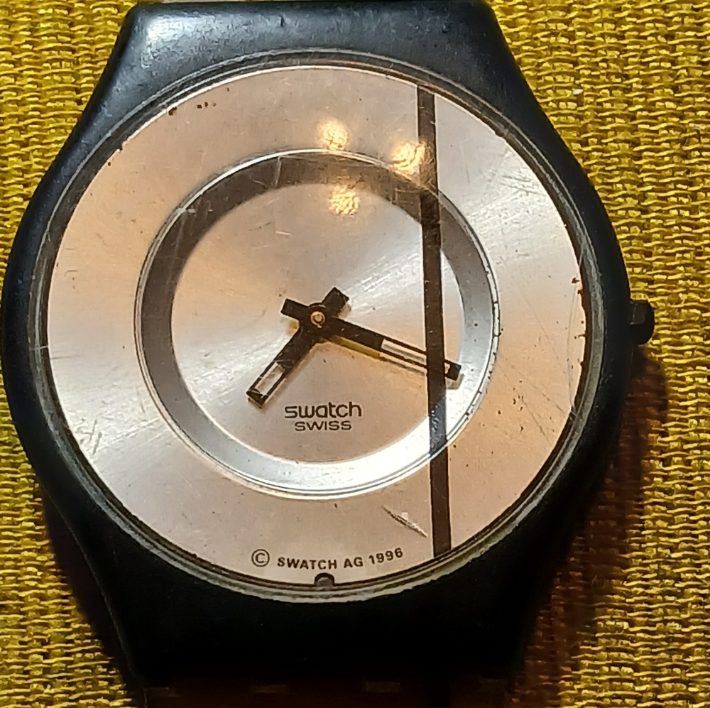 Vintage 1998 Swatch slimline